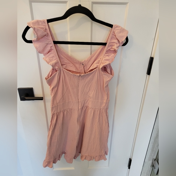 Dusty Pink Romper with Pockets - Picture 2 of 2